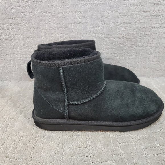 UGG Classic Mini II Women's Size 5 Black Suede Slip On Ankle Boot - Picture 3 of 10